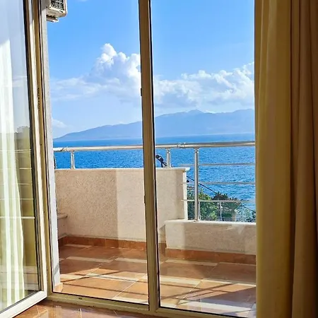 By Promenade * Sarandë